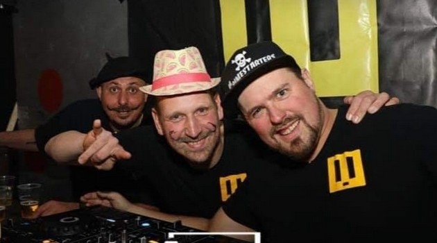 The Crimestarters, DJ Ruud en DJ Lungo op podium