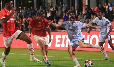 Ondanks moeizame 1e helft en achterstand, 1-3 winst op Jong PSV